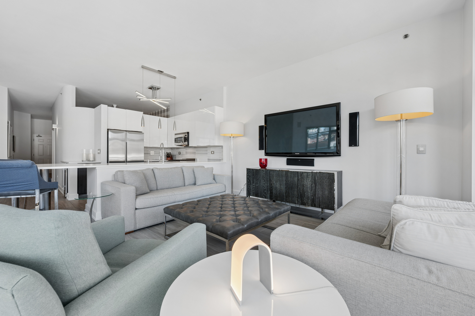 340 W Superior Street Unit: 805