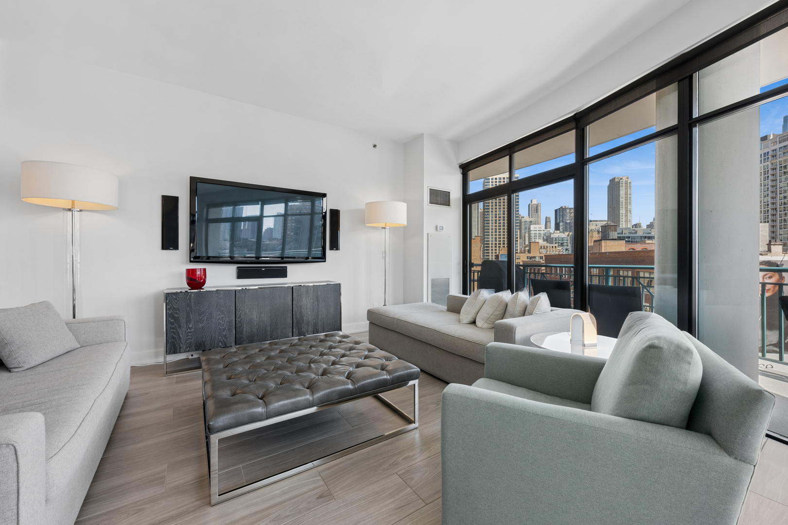 340 W Superior Street Unit: 805