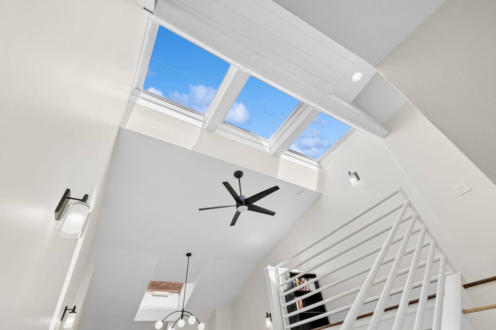 623 W Drummond Place Unit: 3