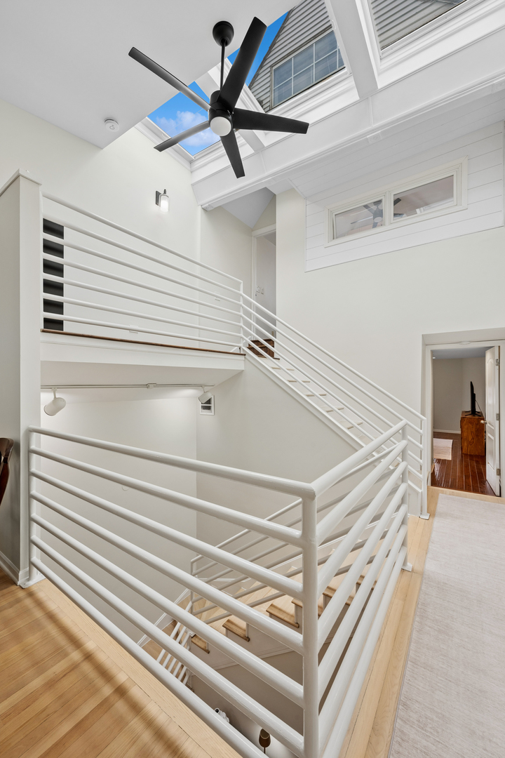 623 W Drummond Place Unit: 3