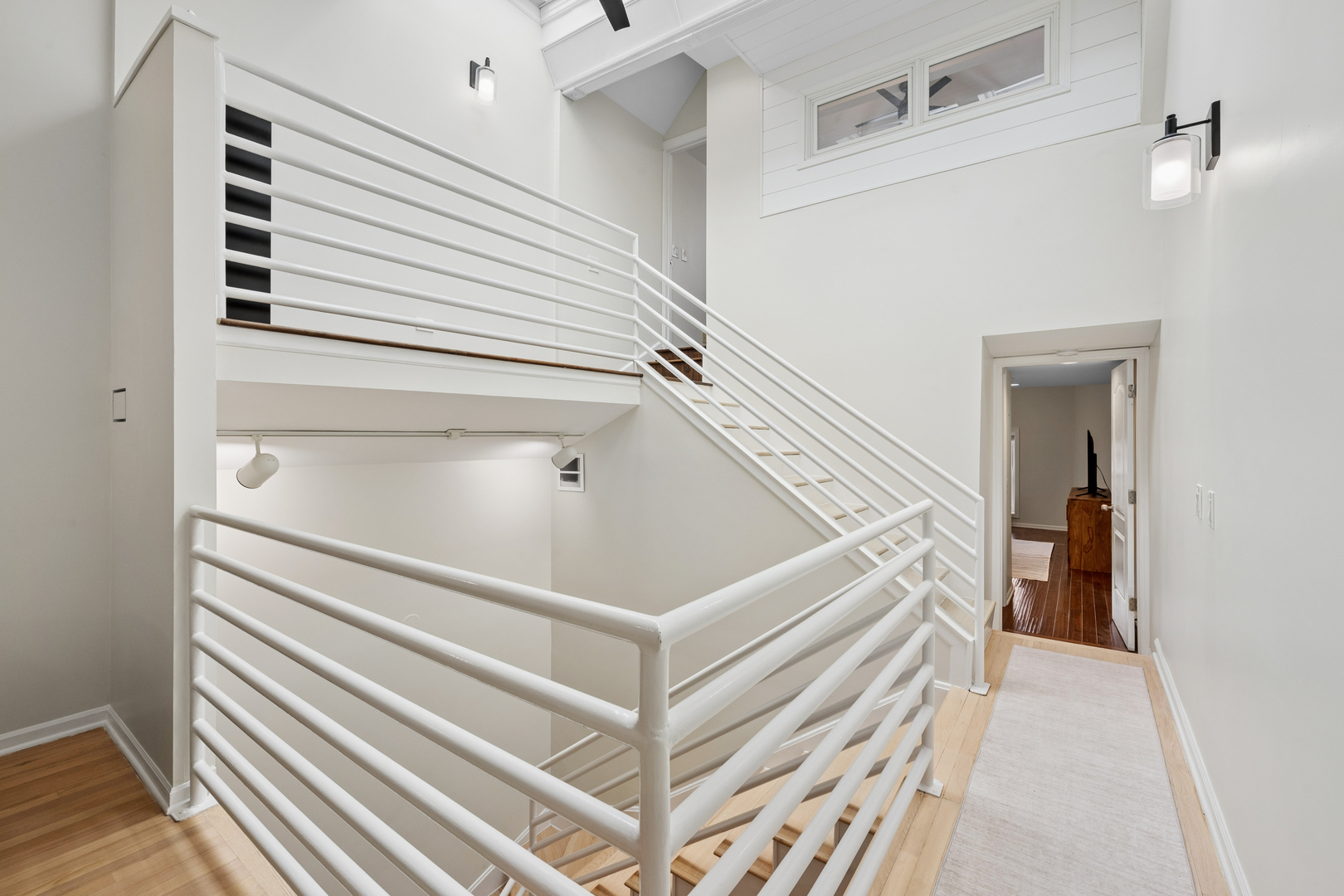 623 W Drummond Place Unit: 3