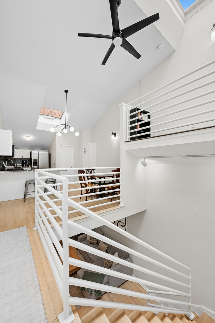 623 W Drummond Place Unit: 3