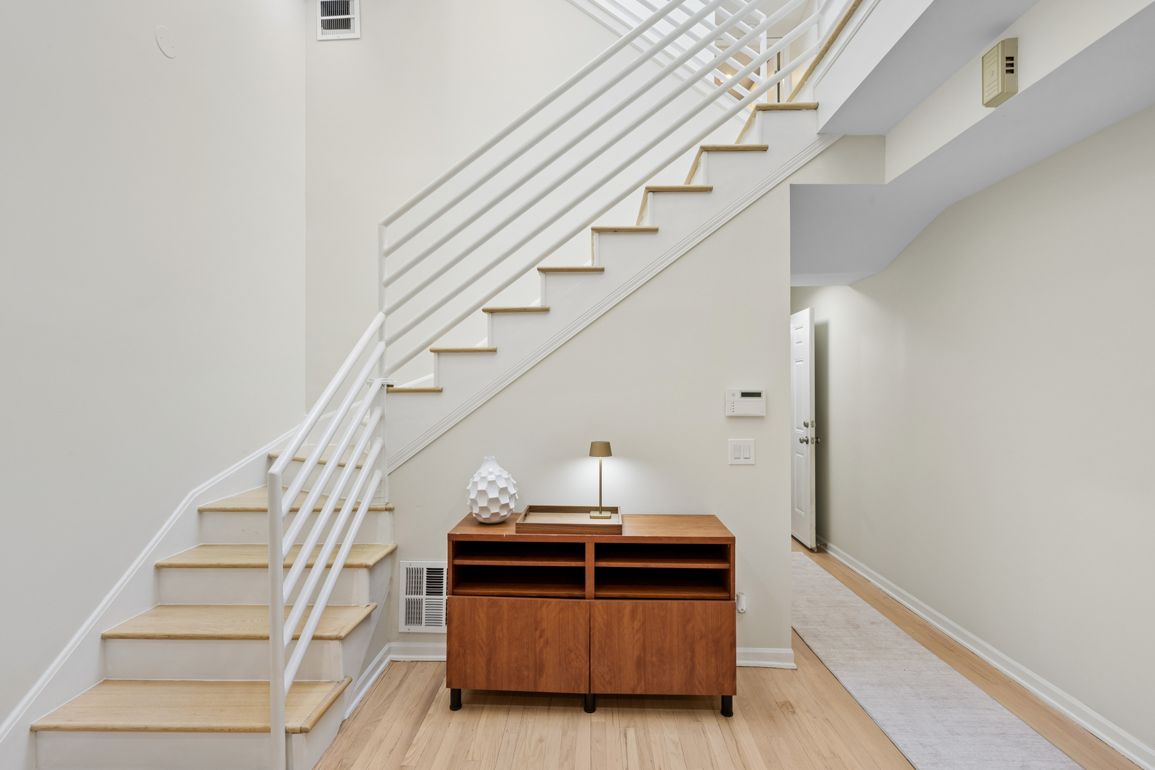 623 W Drummond Place Unit: 3