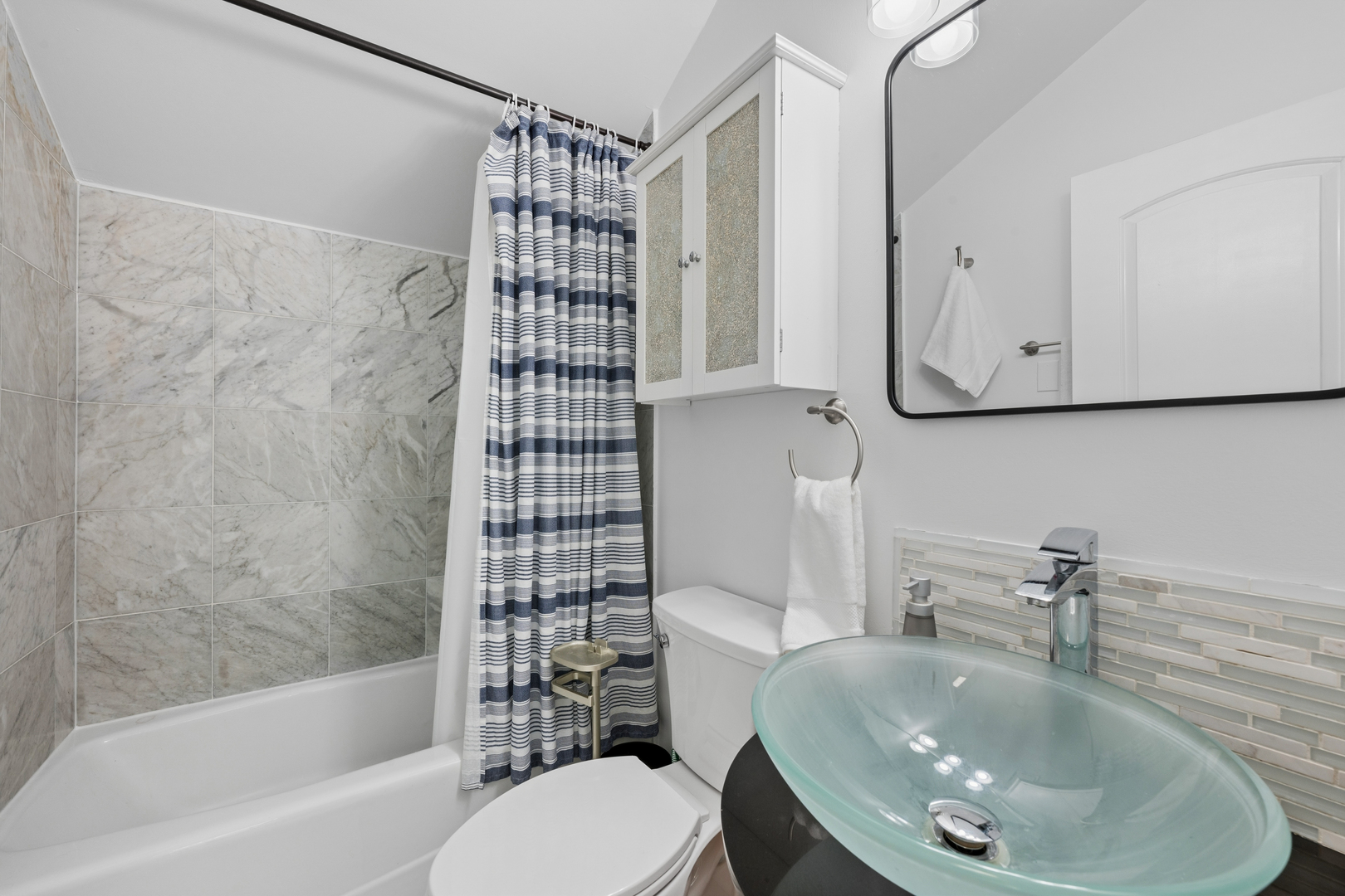 623 W Drummond Place Unit: 3