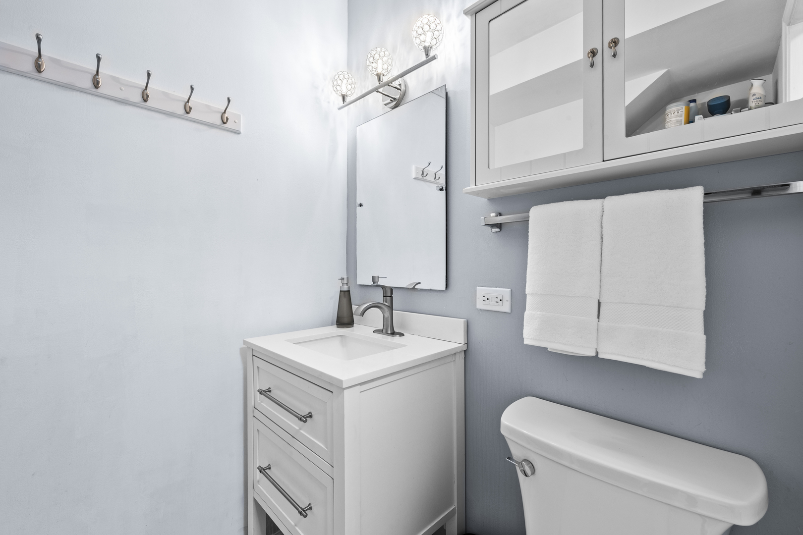 623 W Drummond Place Unit: 3