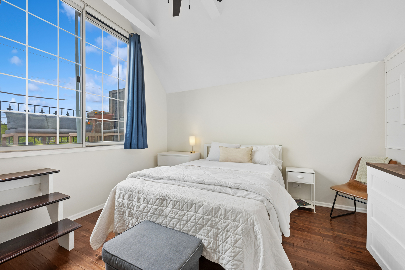 623 W Drummond Place Unit: 3