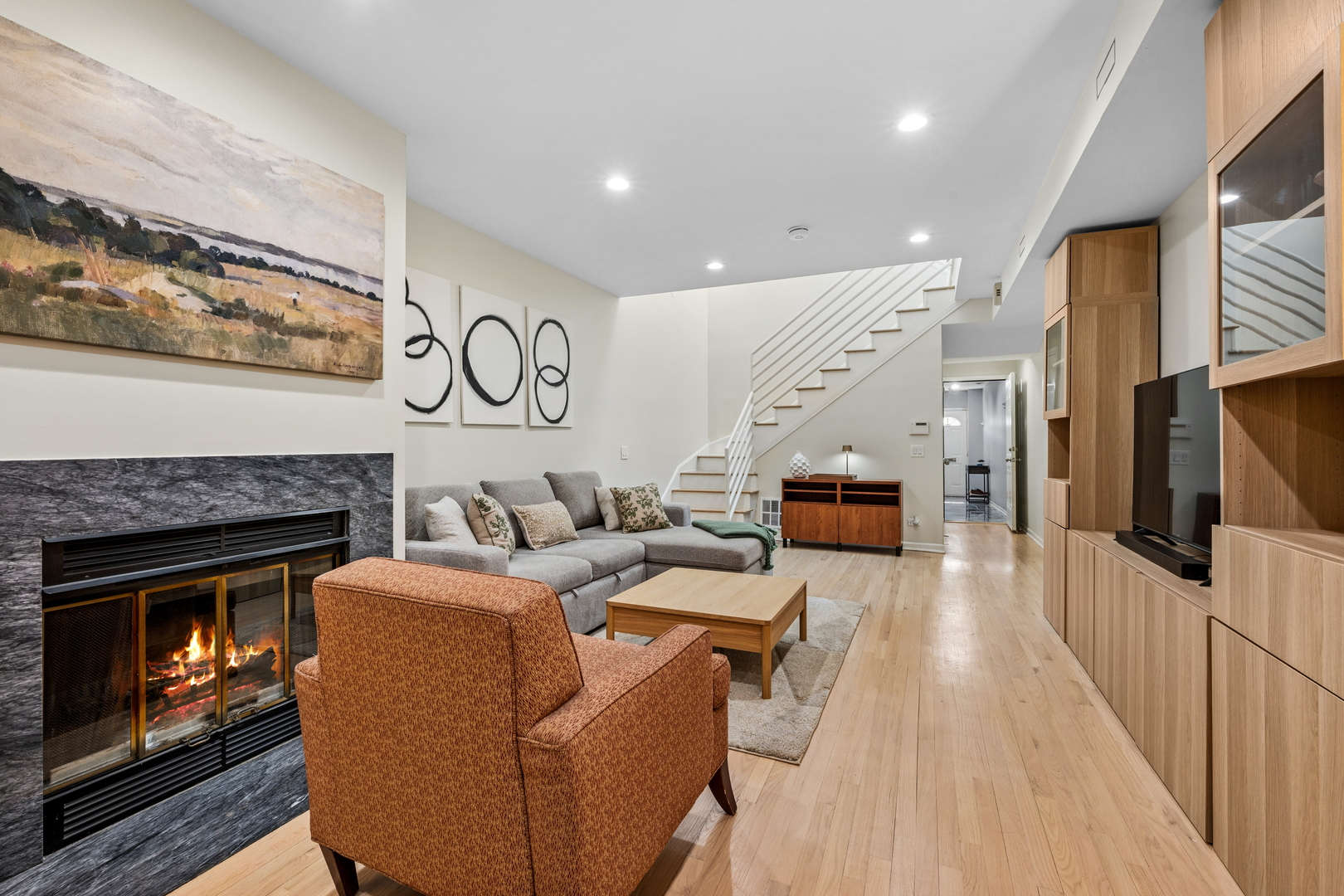 623 W Drummond Place Unit: 3