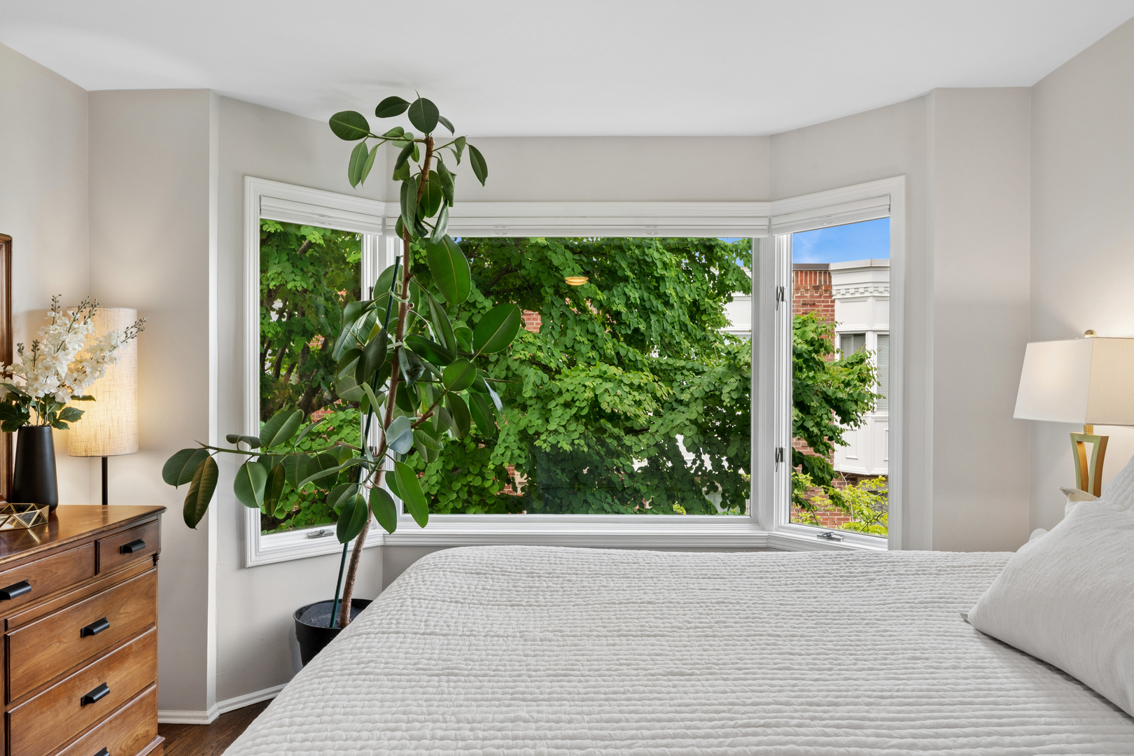 1843 N Hudson Avenue Unit: A