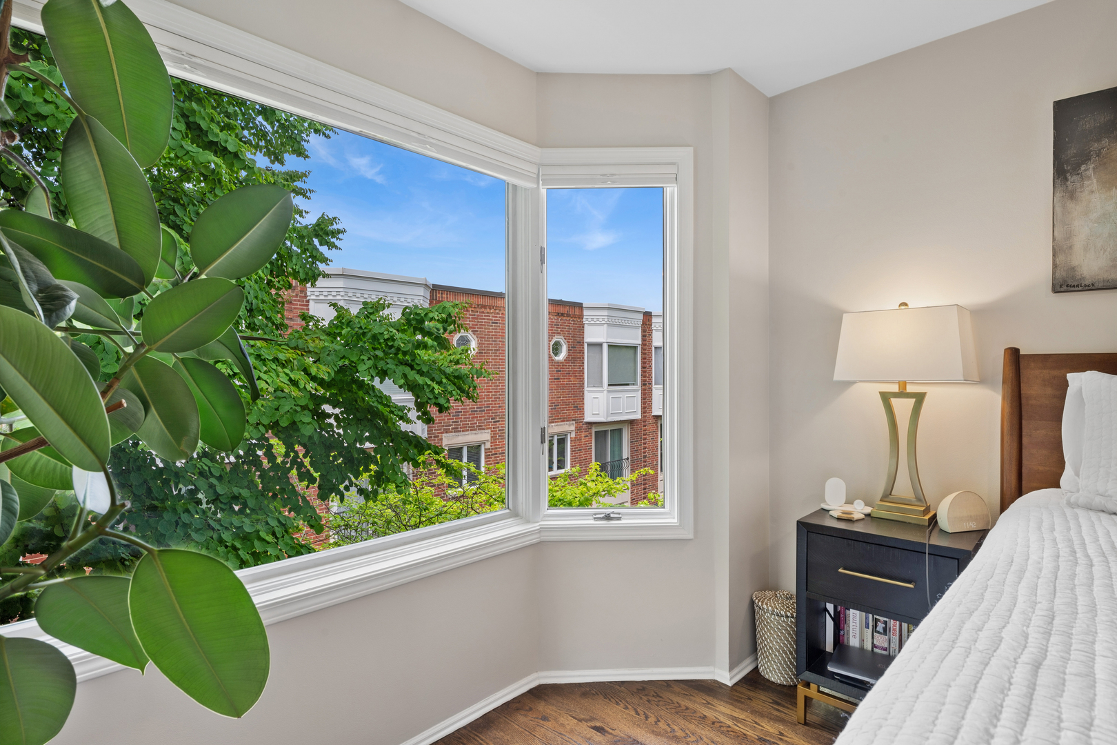 1843 N Hudson Avenue Unit: A