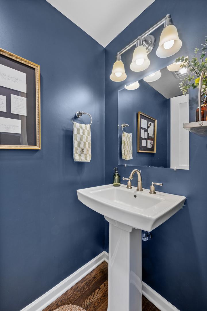 1843 N Hudson Avenue Unit: A