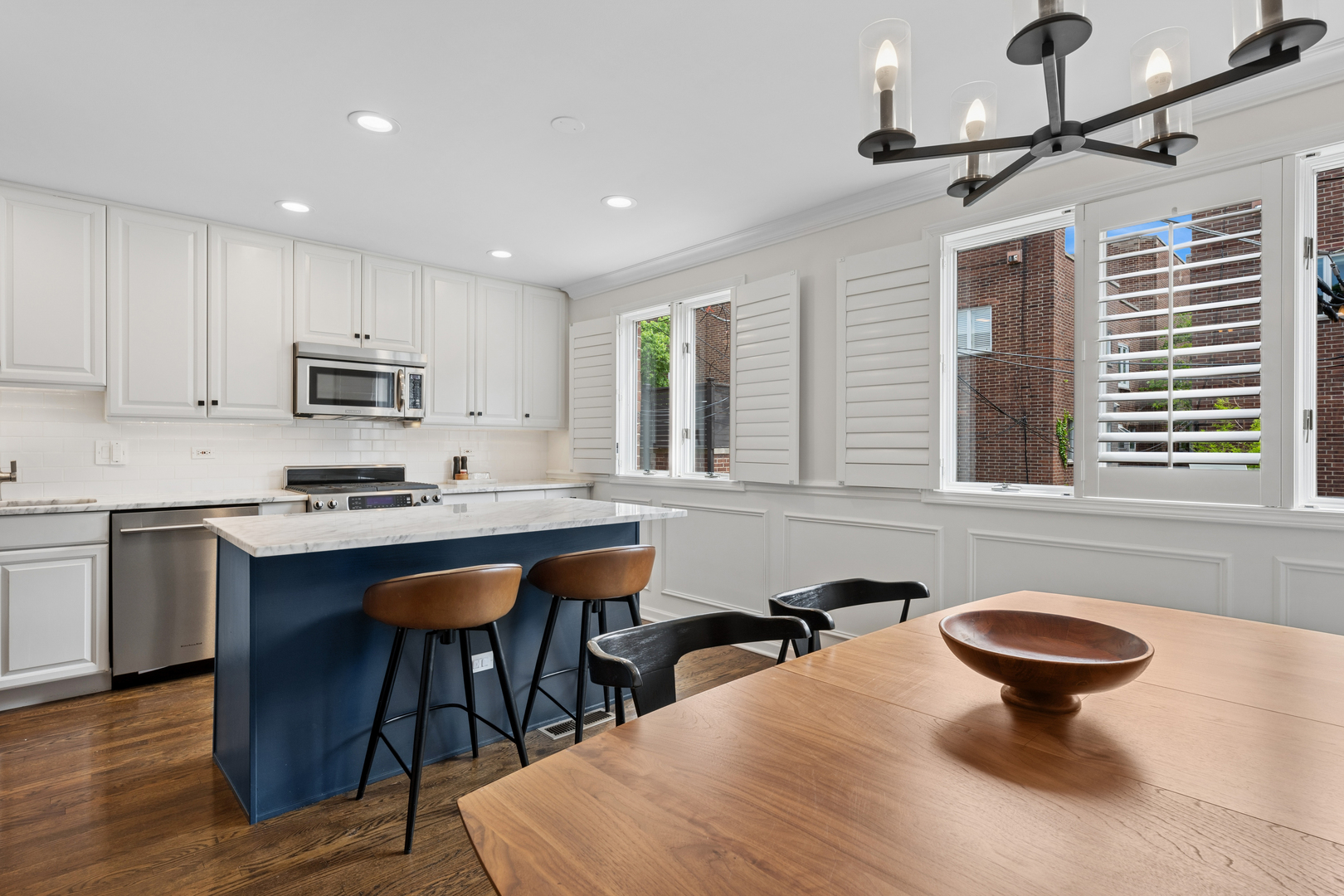 1843 N Hudson Avenue Unit: A