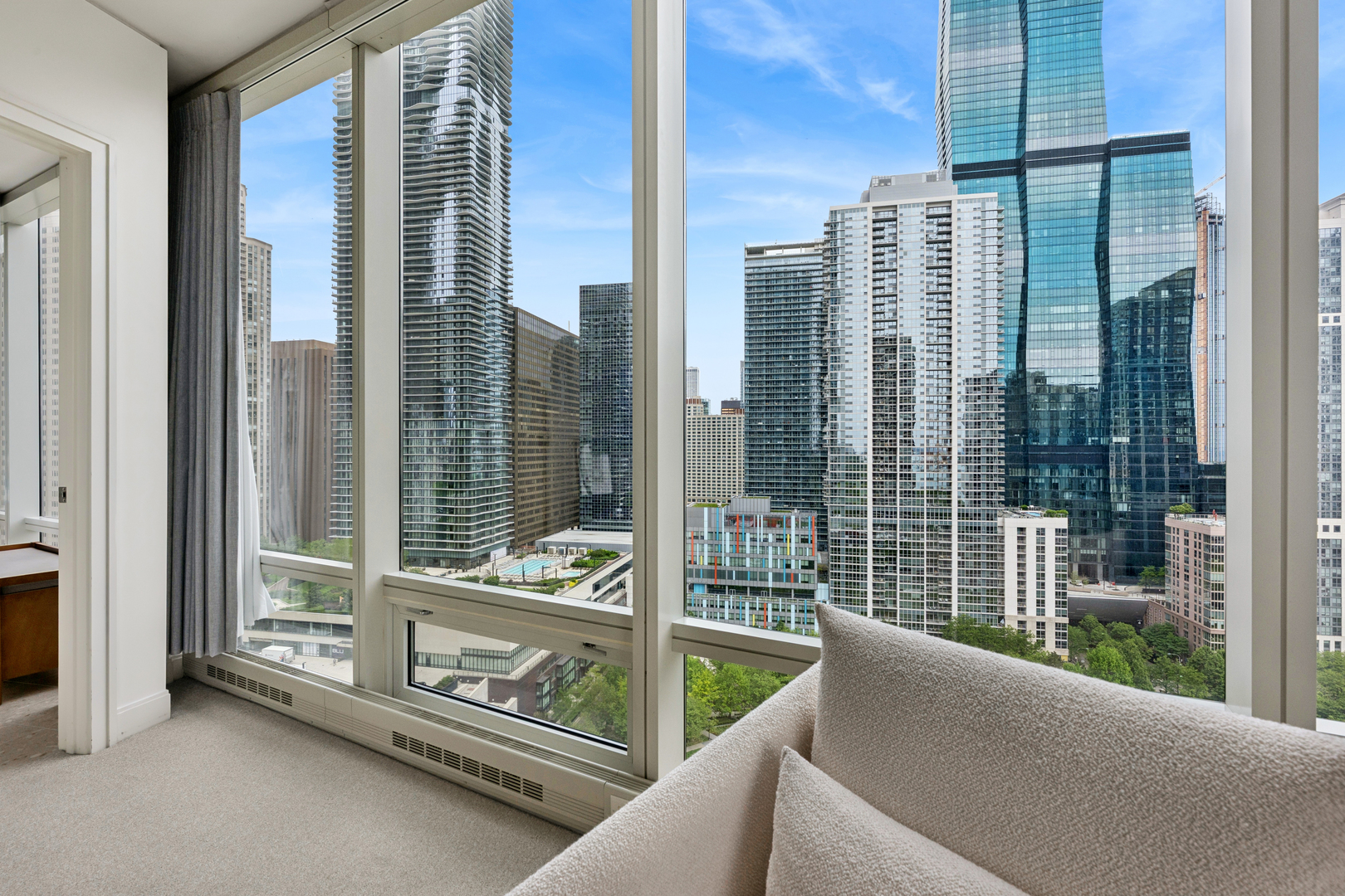 340 E Randolph Street Unit: 1701