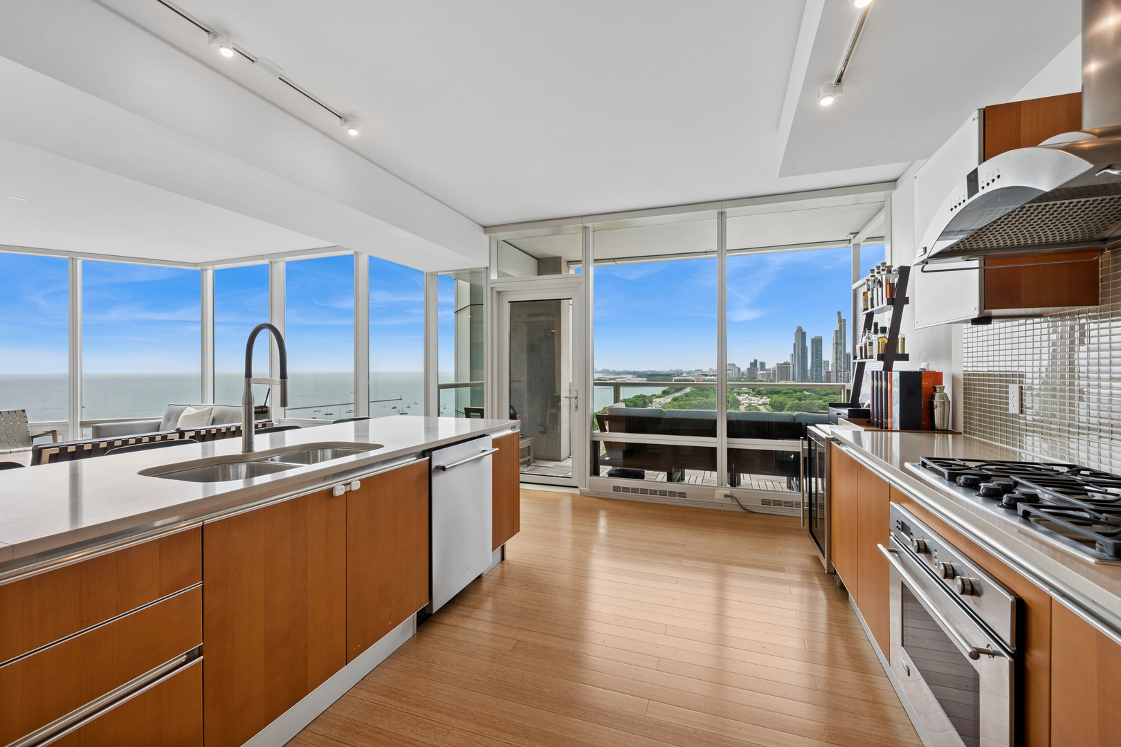 340 E Randolph Street Unit: 1701