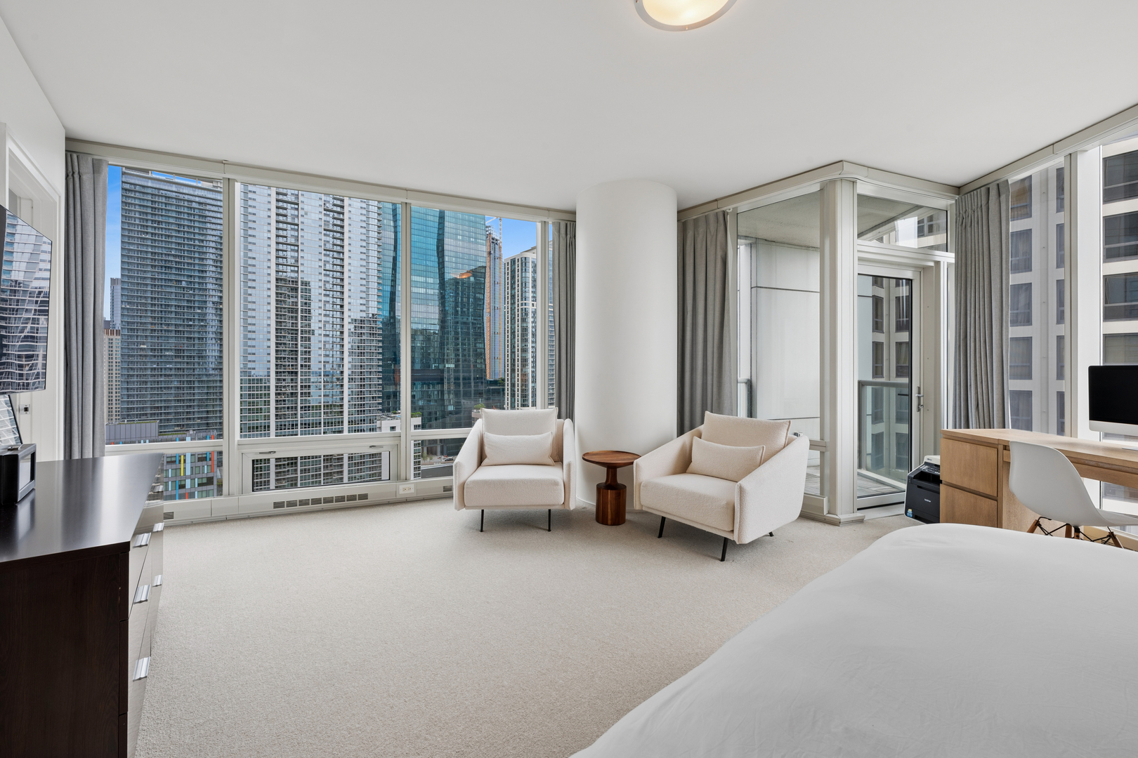 340 E Randolph Street Unit: 1701