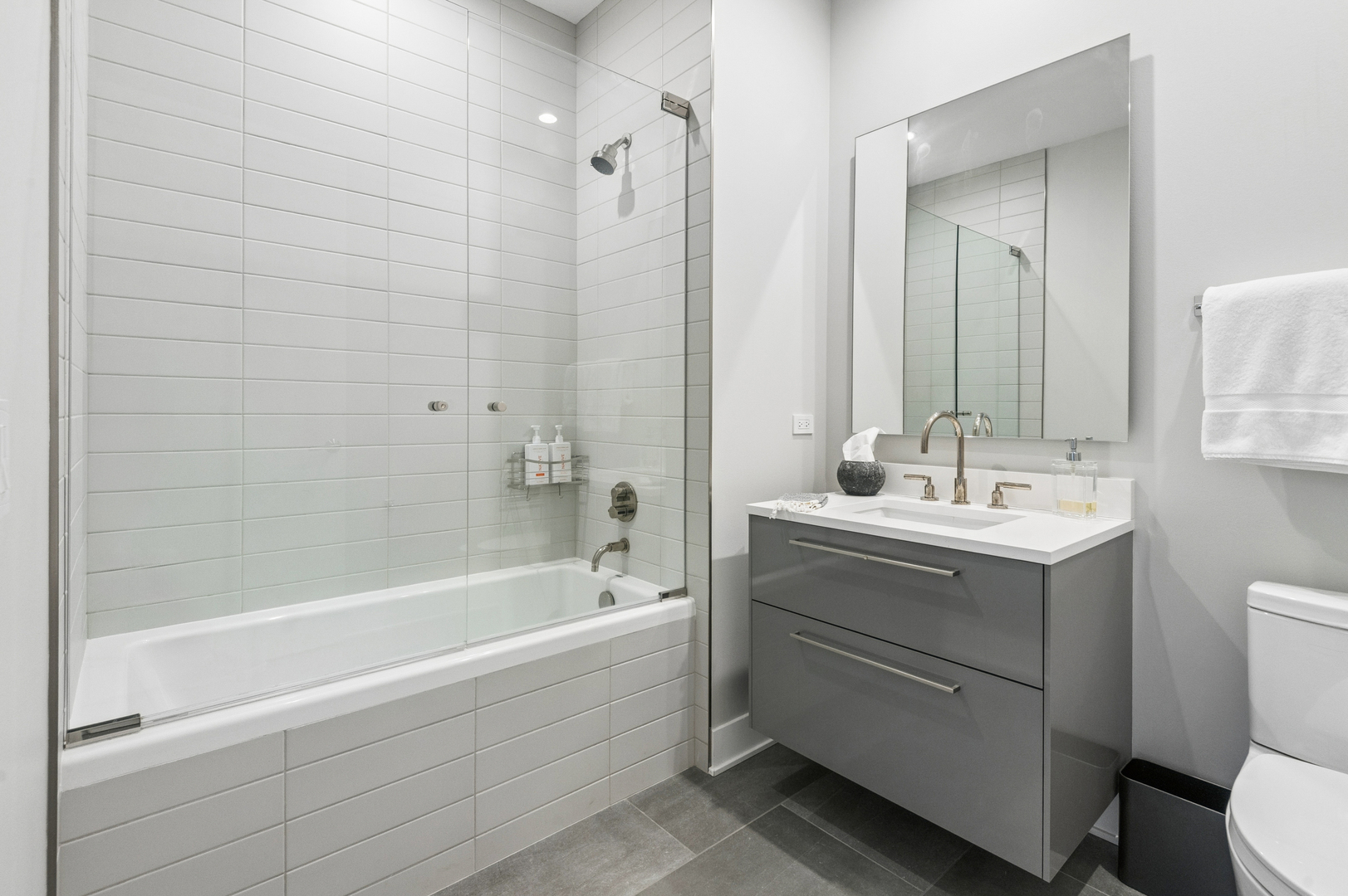 403 N Wabash Avenue Unit: 3A
