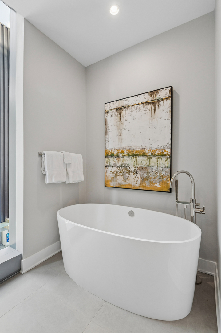 403 N Wabash Avenue Unit: 3A