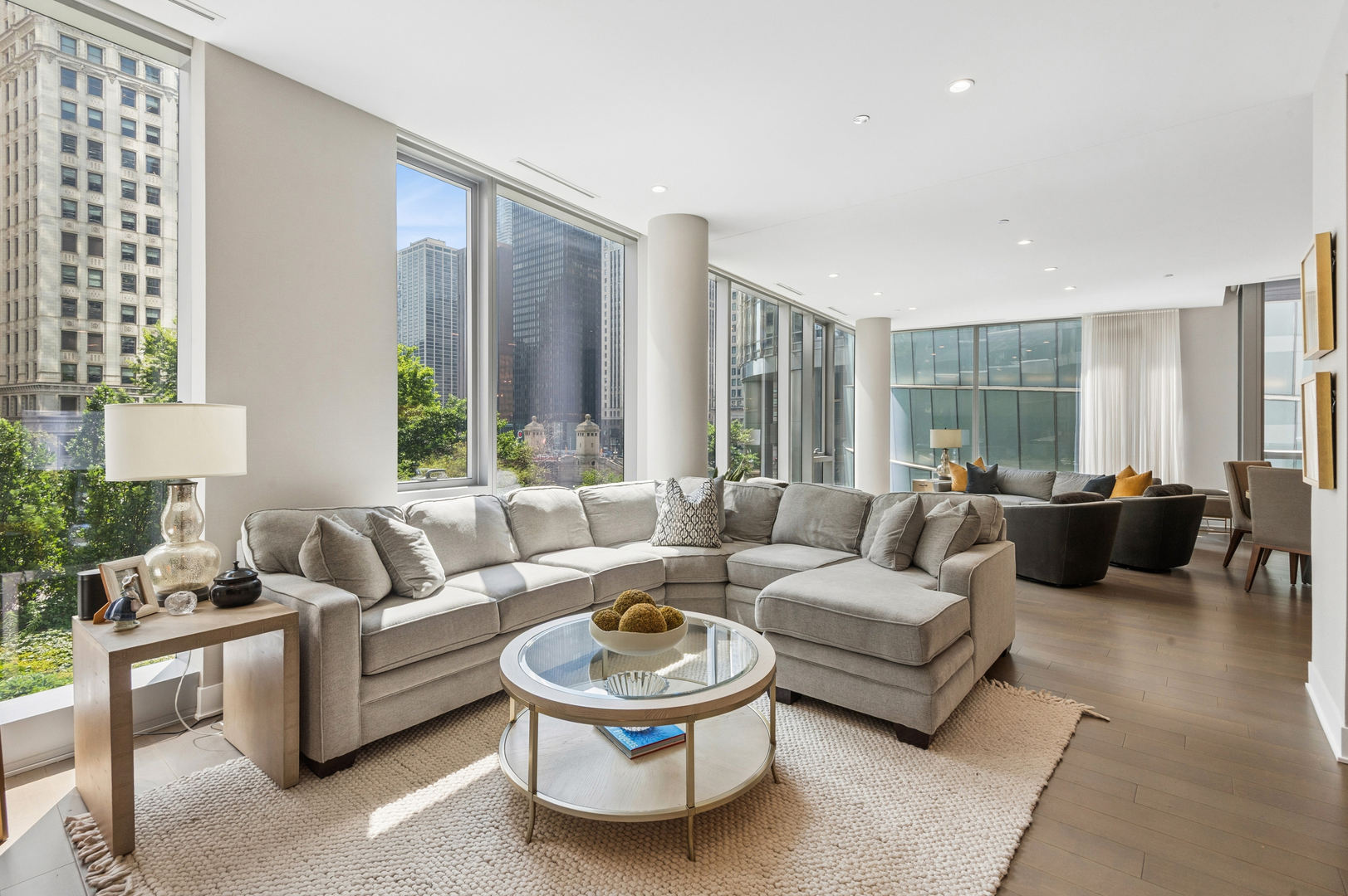 403 N Wabash Avenue Unit: 3A