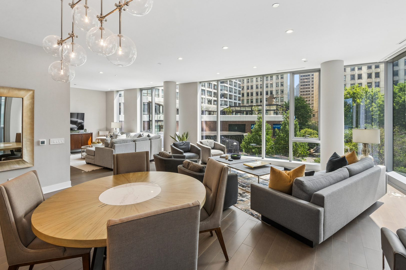 403 N Wabash Avenue Unit: 3A