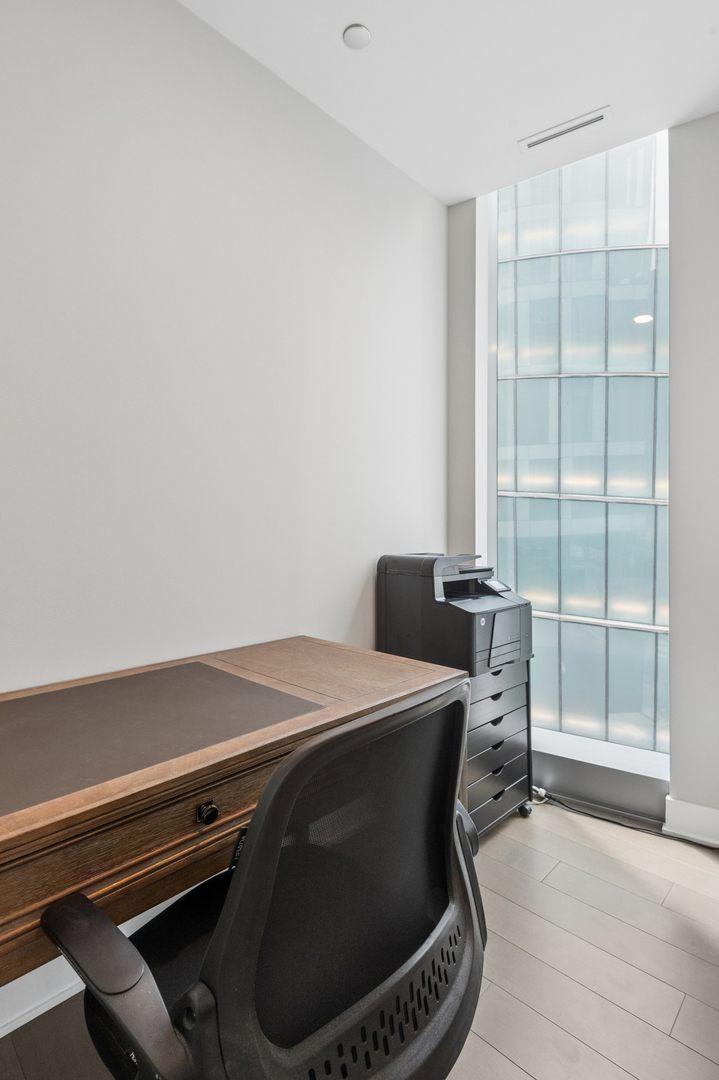 403 N Wabash Avenue Unit: 3A