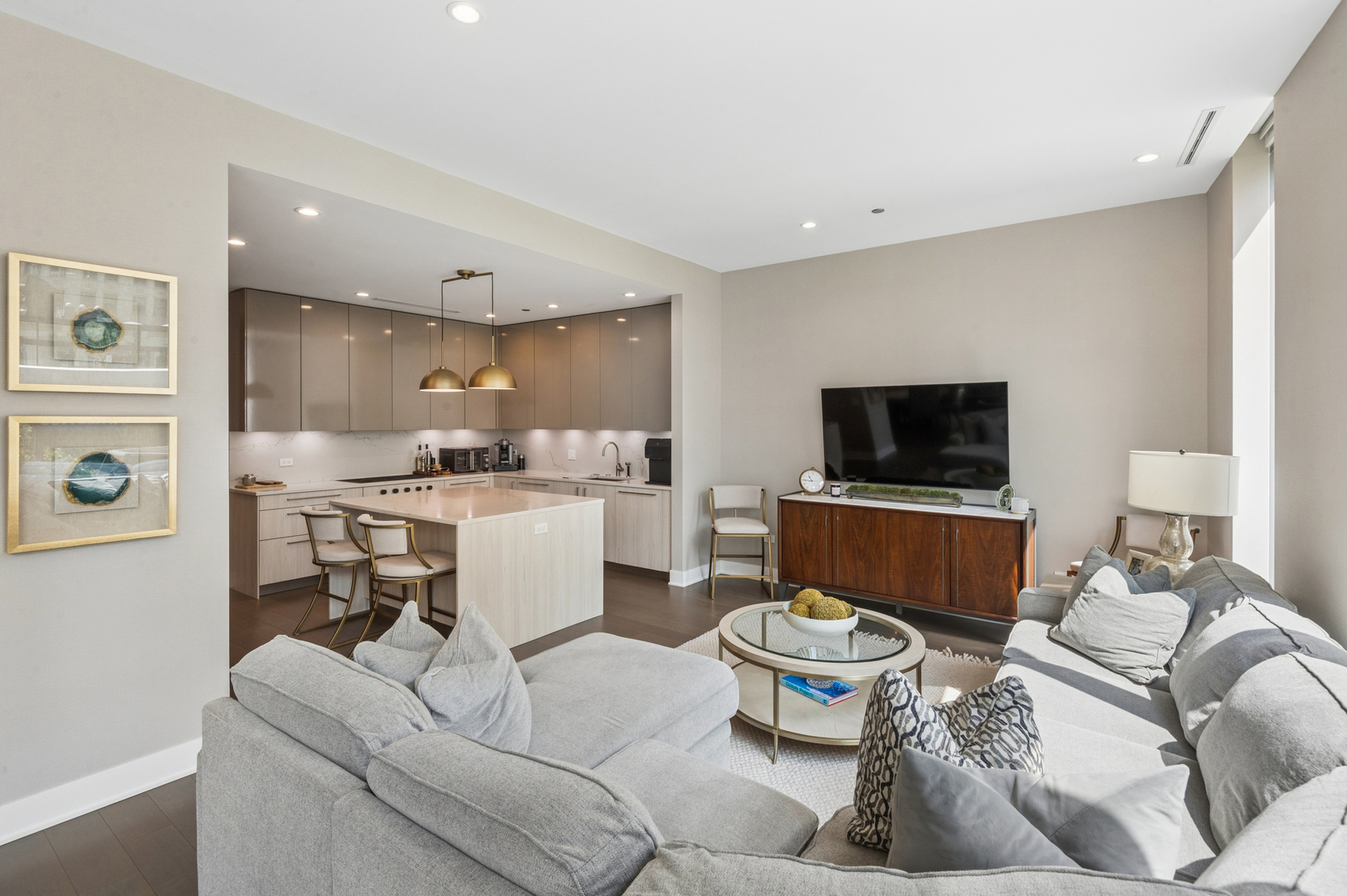 403 N Wabash Avenue Unit: 3A