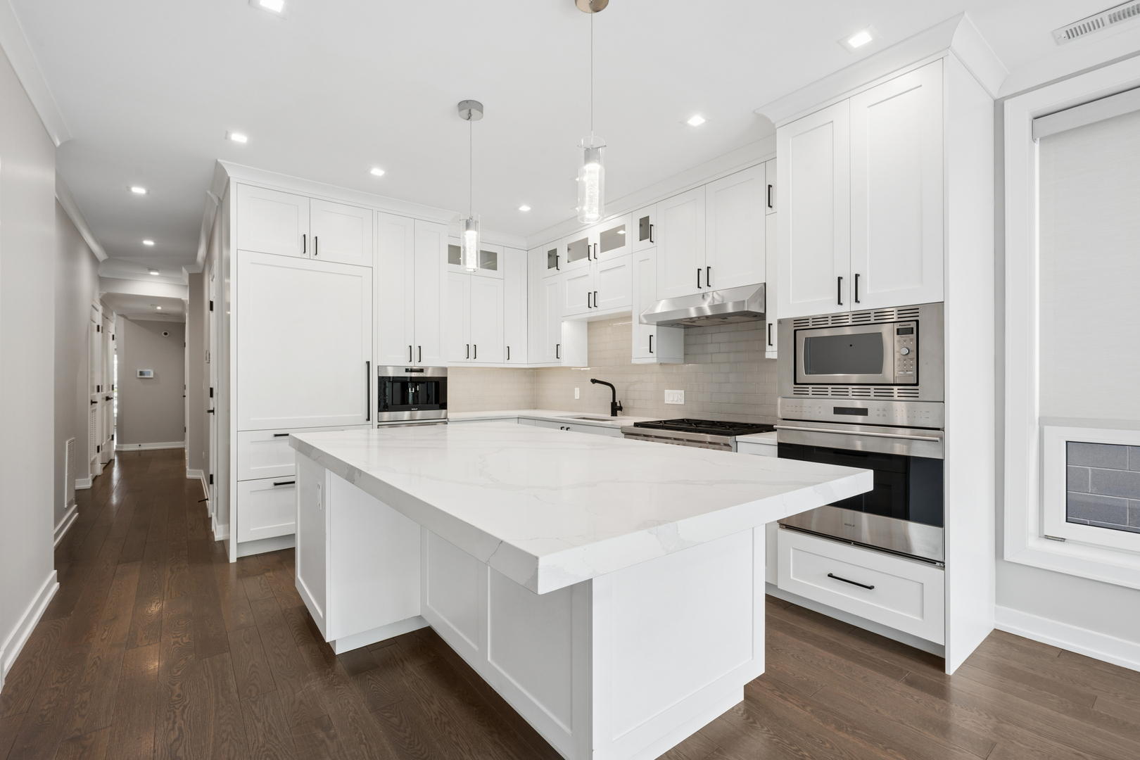 1850 N Sedgwick Street Unit: 2