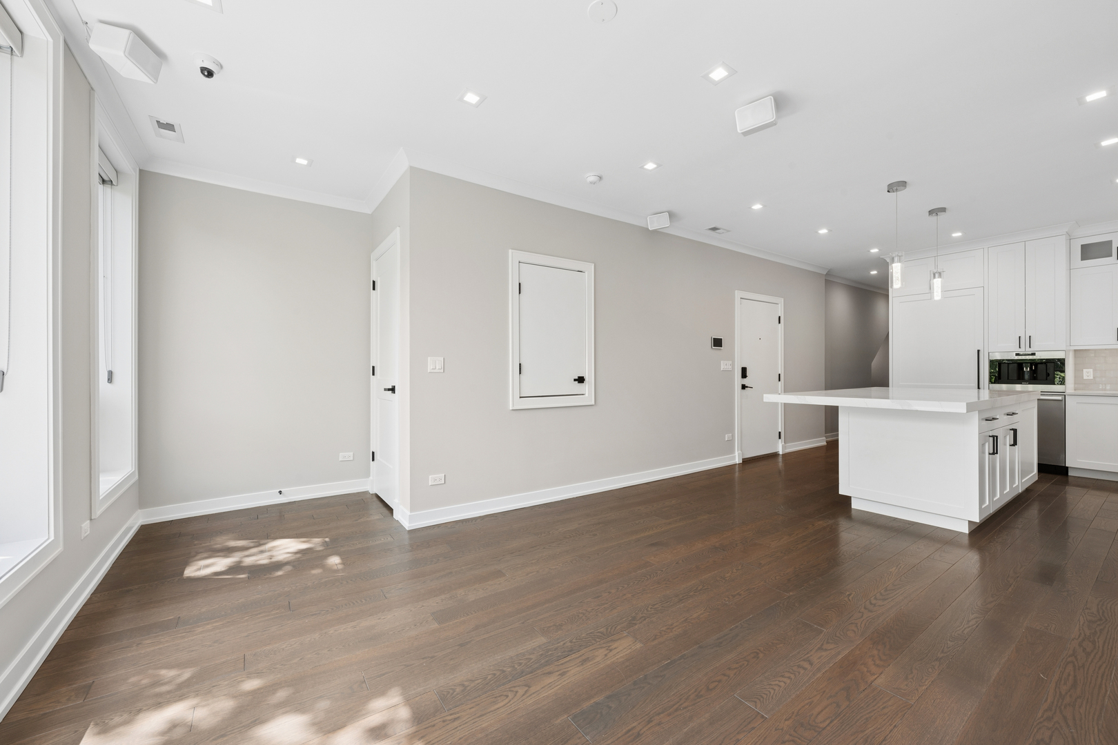 1850 N Sedgwick Street Unit: 2