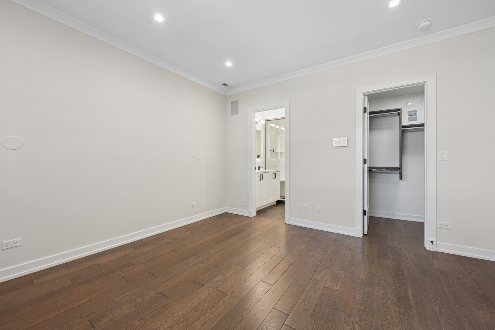 1850 N Sedgwick Street Unit: 2