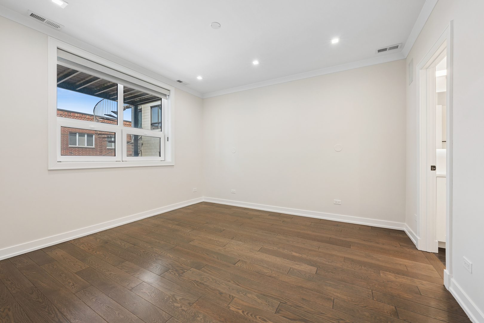 1850 N Sedgwick Street Unit: 2