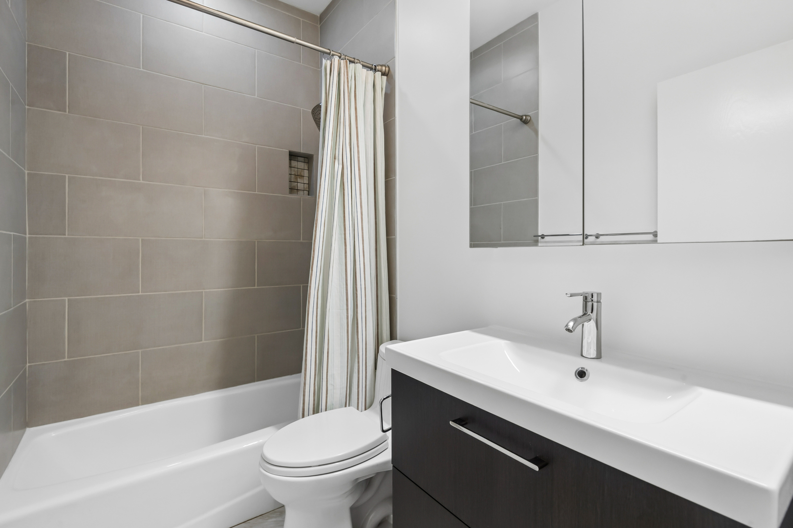2629 N Dayton Street Unit: 1N