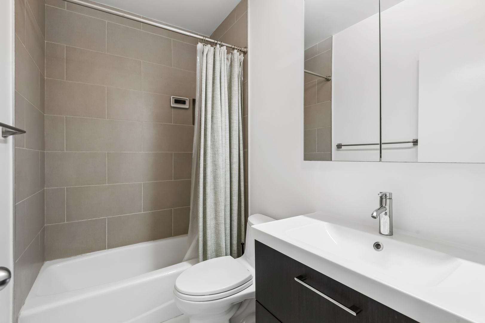 2629 N Dayton Street Unit: 1N
