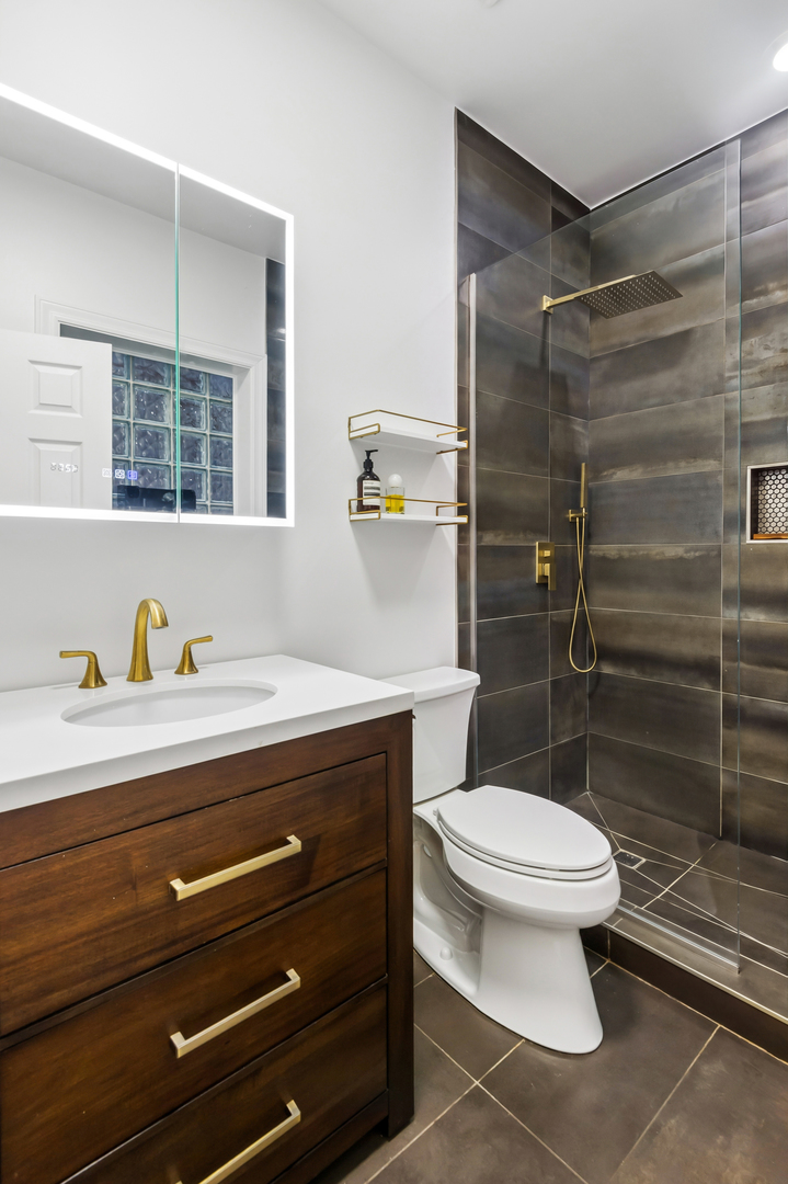 2629 N Dayton Street Unit: 1N
