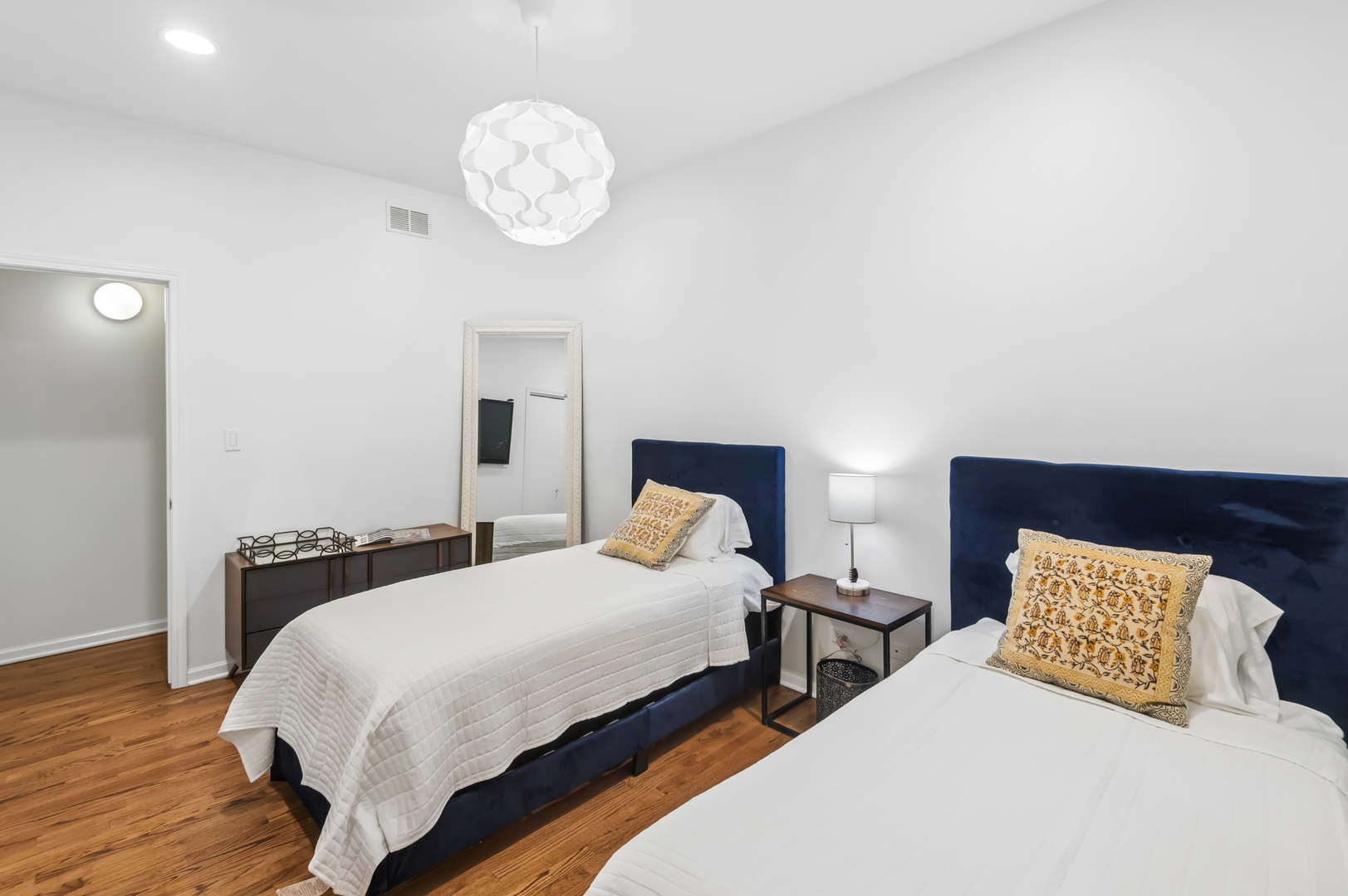 2629 N Dayton Street Unit: 1N