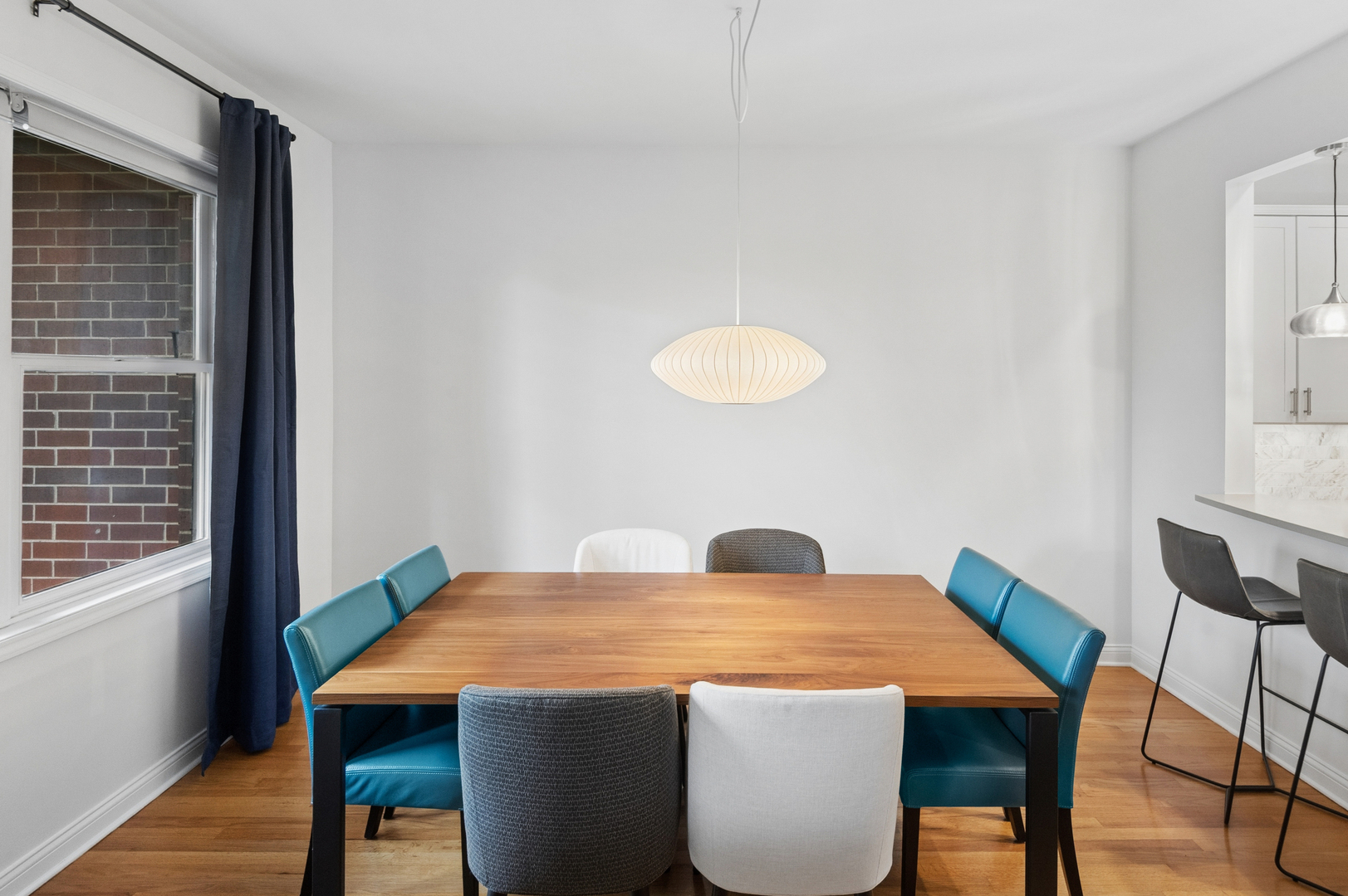 4717 N Clark Street Unit: 3N
