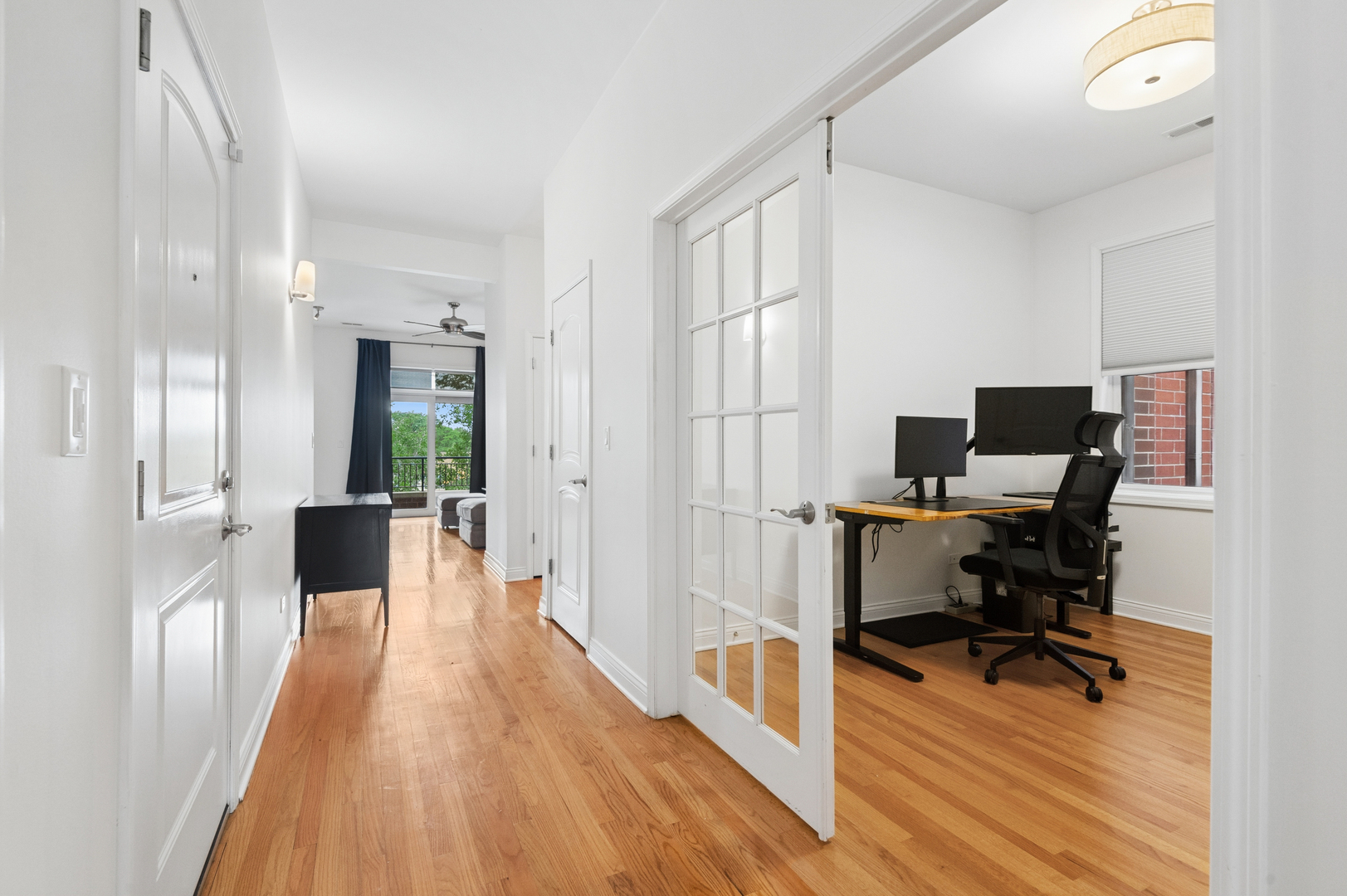 4717 N Clark Street Unit: 3N