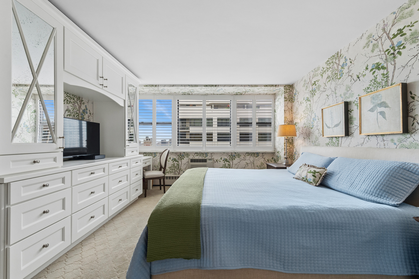 1445 N State Parkway Unit: 2205