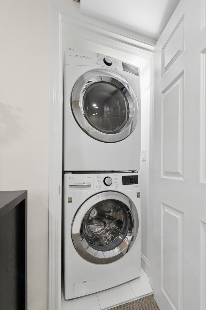 317 W Webster Avenue Unit: 1