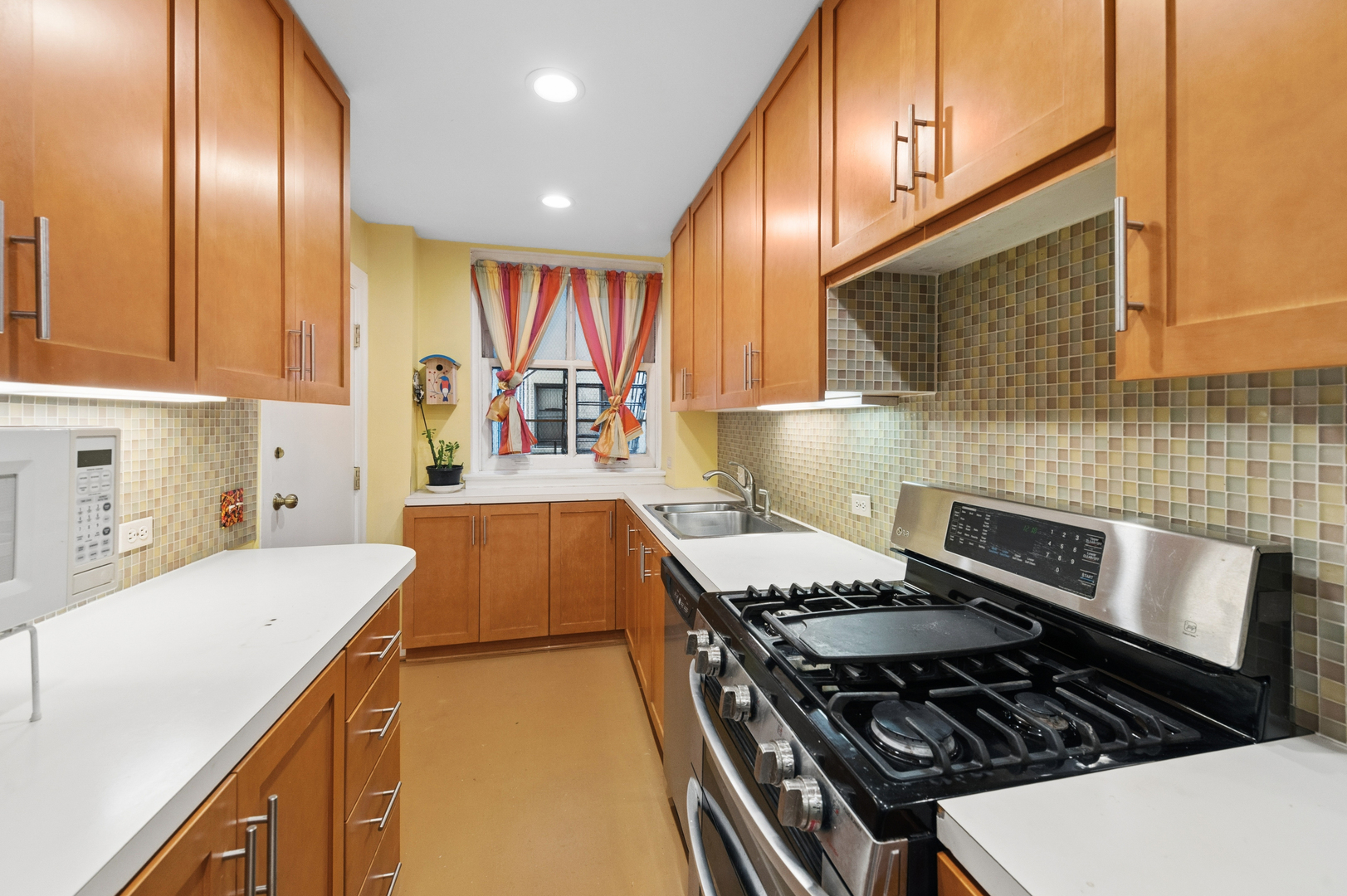 3530 N Lake Shore Drive Unit: 4A