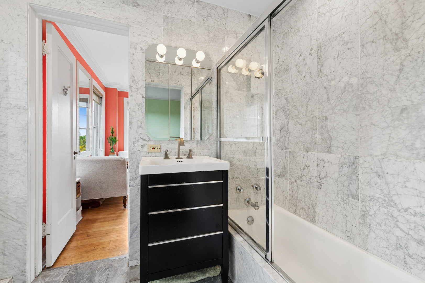 3530 N Lake Shore Drive Unit: 4A