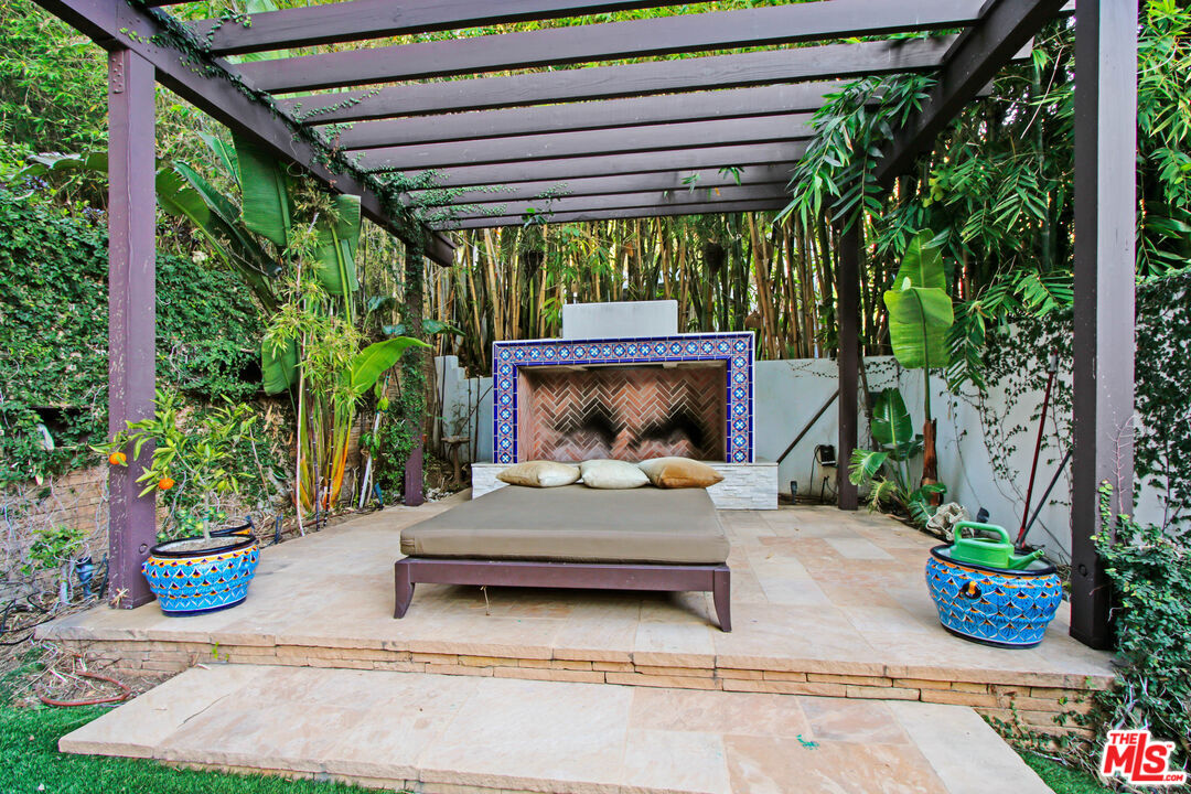 8343 W Sunset Blvd