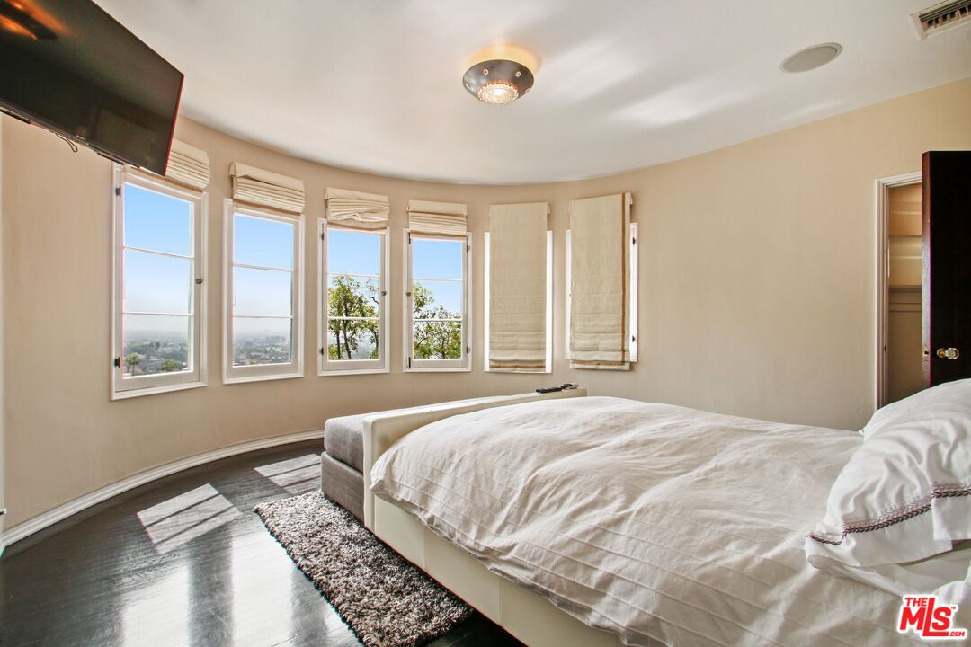 8343 W Sunset Blvd