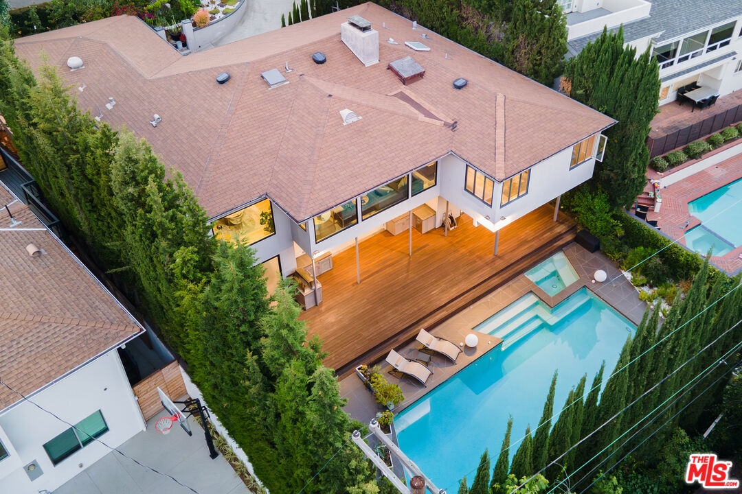 1256 Beverly Green Dr