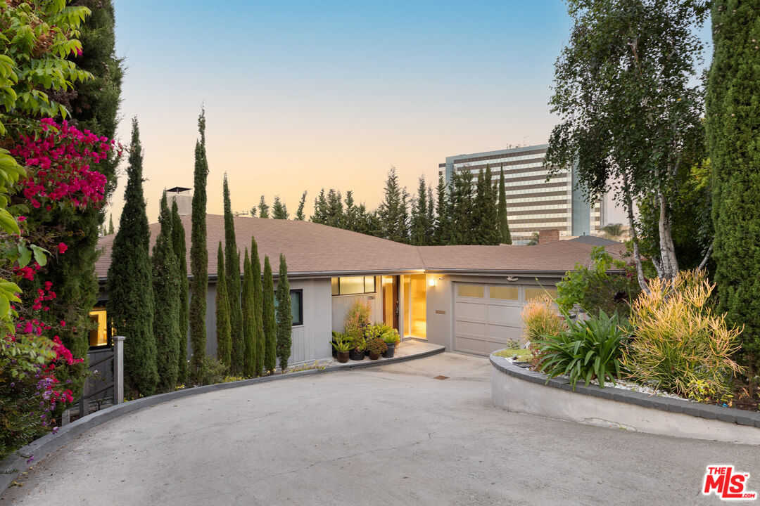 1256 Beverly Green Dr