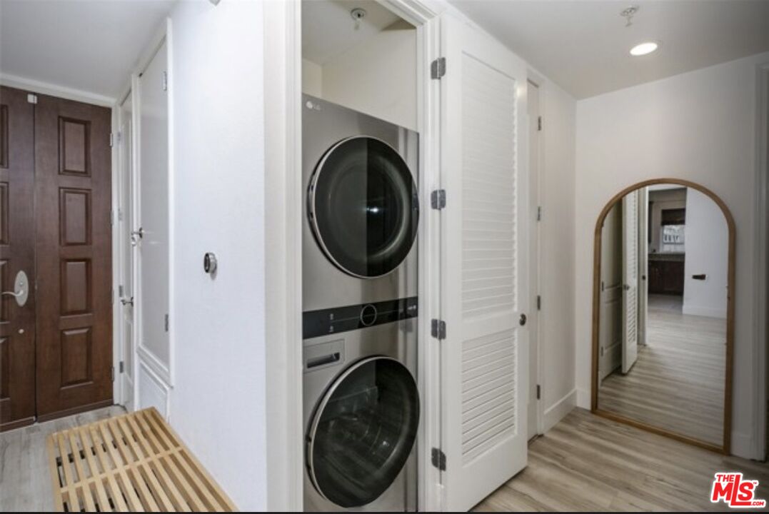 1023 Wilcox Ave Unit: 102