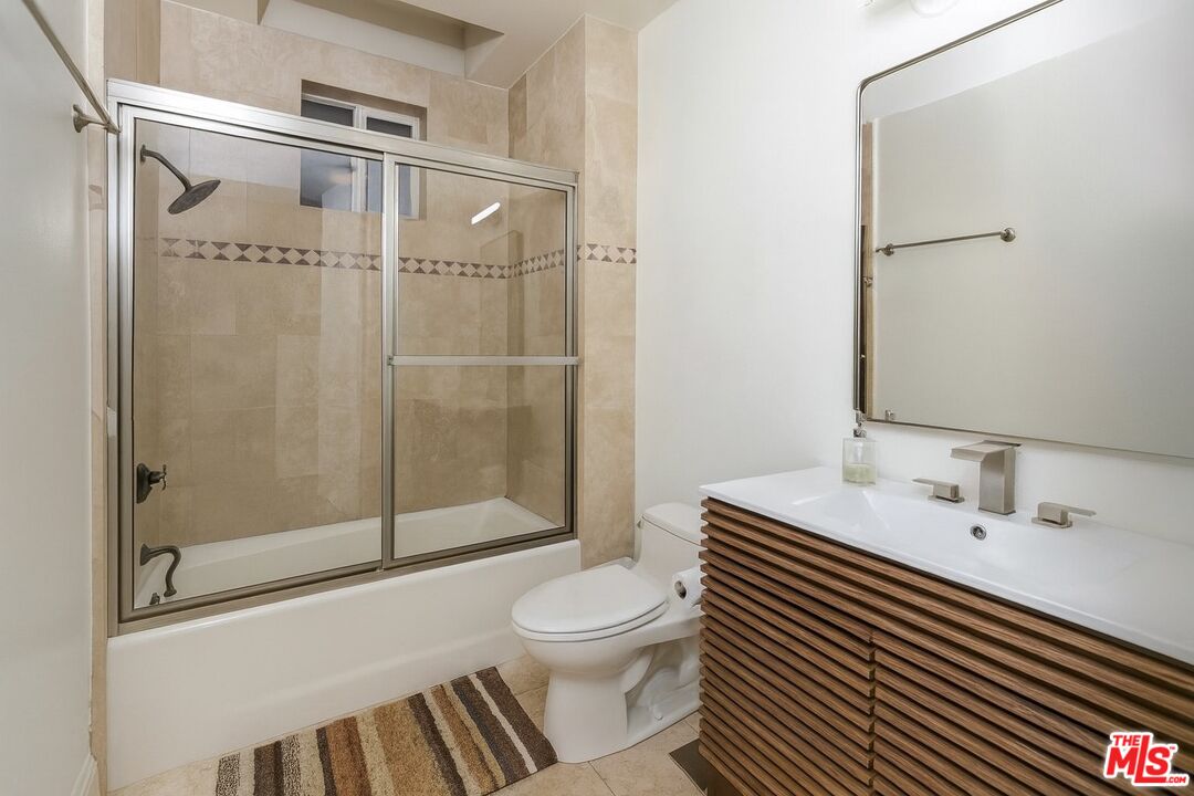 1023 Wilcox Ave Unit: 102