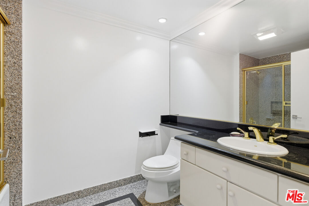 121 S Canon Dr Unit: PH 401