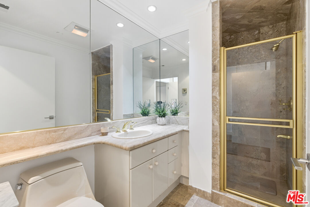 121 S Canon Dr Unit: PH 401