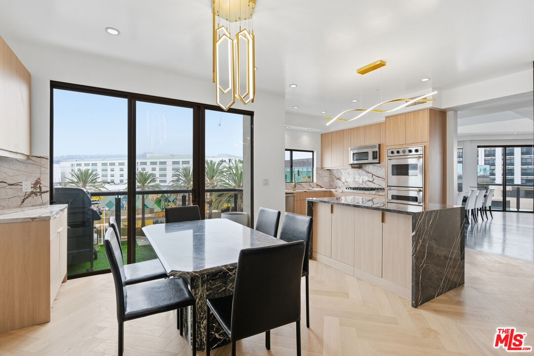 121 S Canon Dr Unit: PH 401