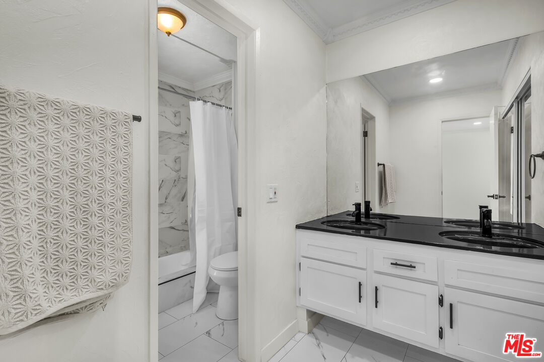 1300 Midvale Ave Unit: 501