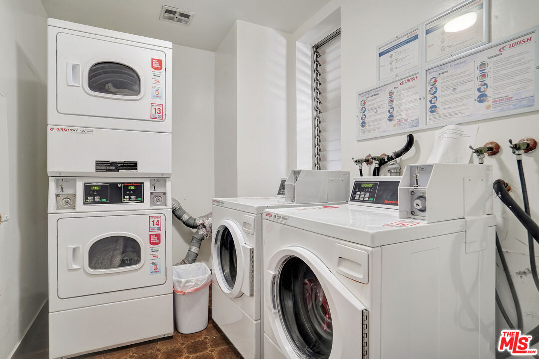 1300 Midvale Ave Unit: 501