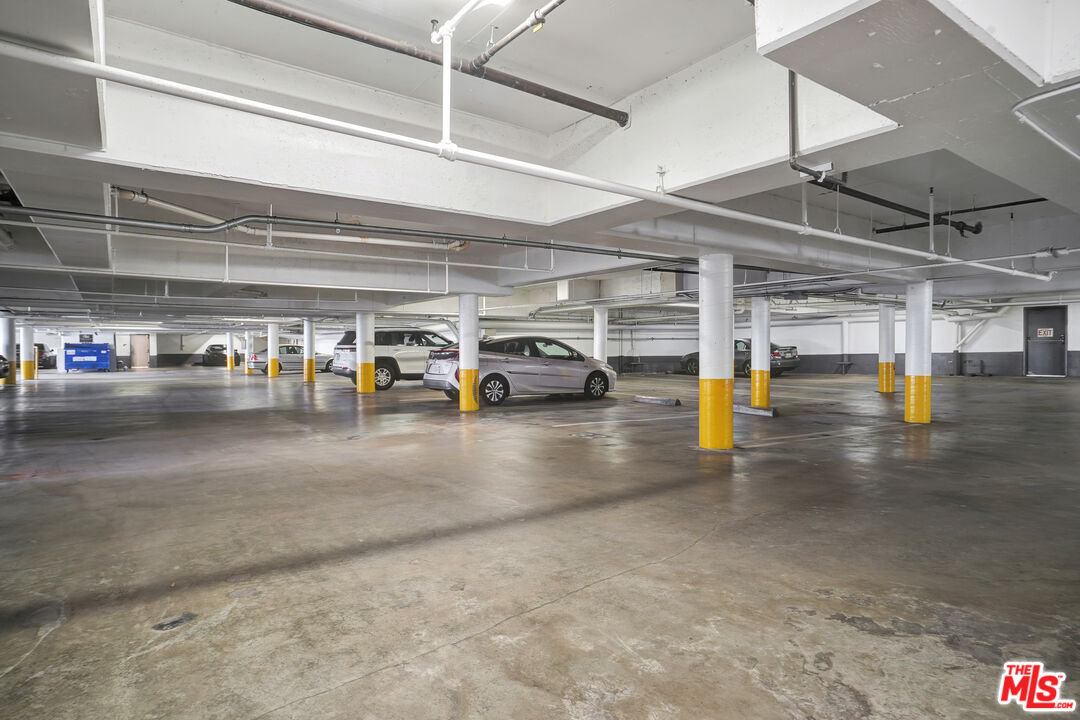 1300 Midvale Ave Unit: 501